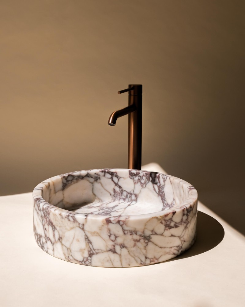 Vasque ronde Lola en marbre Calacatta pour salle de bain
